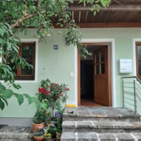 Eingang Osteopathie & Kinderosteopathie Sabine Papperger